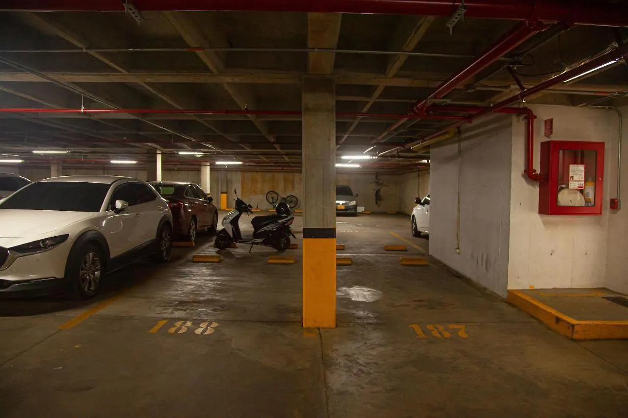 Apartamentos En El Sur De Cali, Parqueadero Propio, Piscina, Wifi 0*, Cali