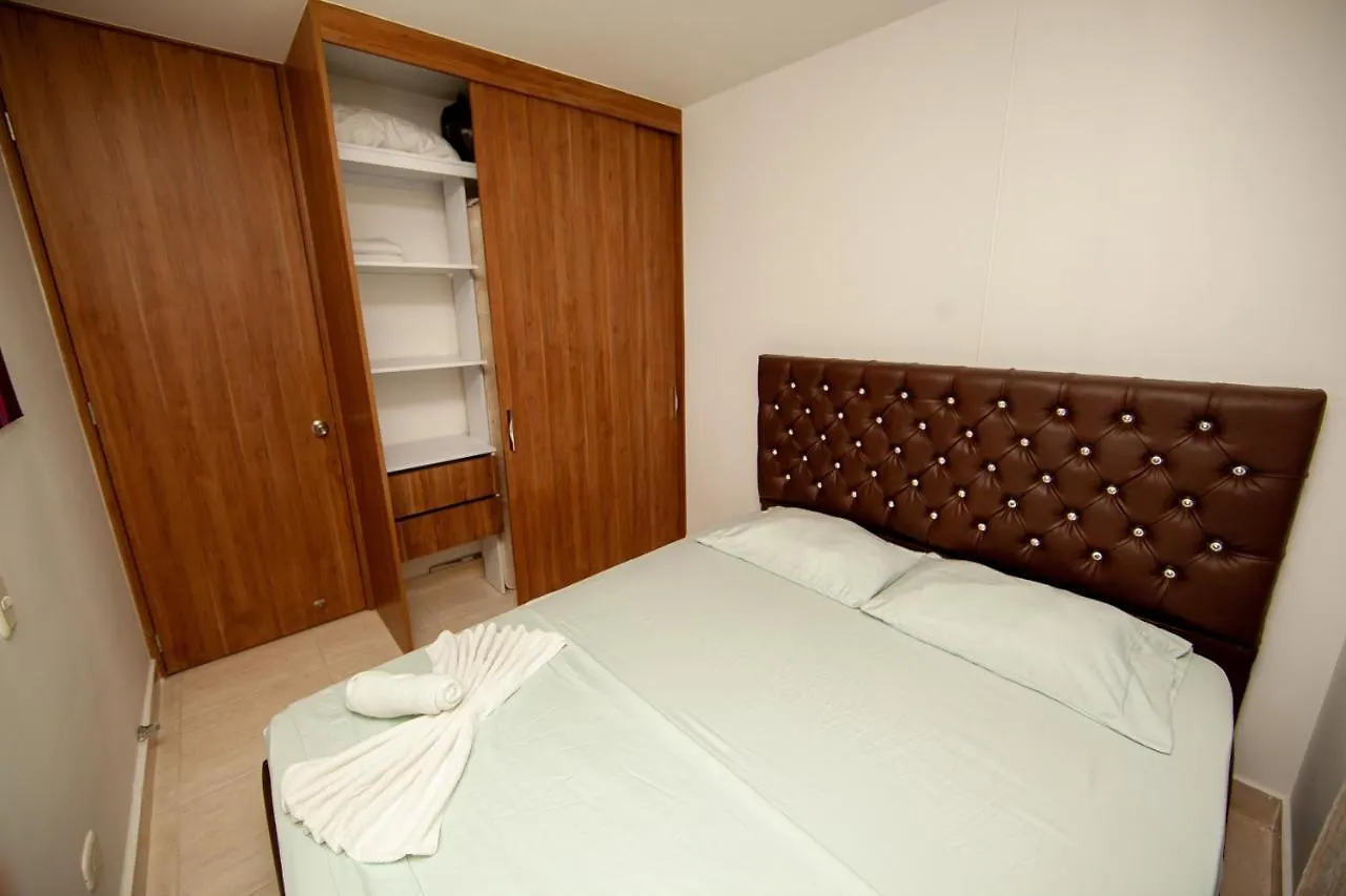 Apartamentos En El Sur De Cali, Parqueadero Propio, Piscina, Wifi 0*, Cali